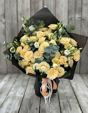 Букет цветов из:  Розы и Лизиантусы в Новая Мельница