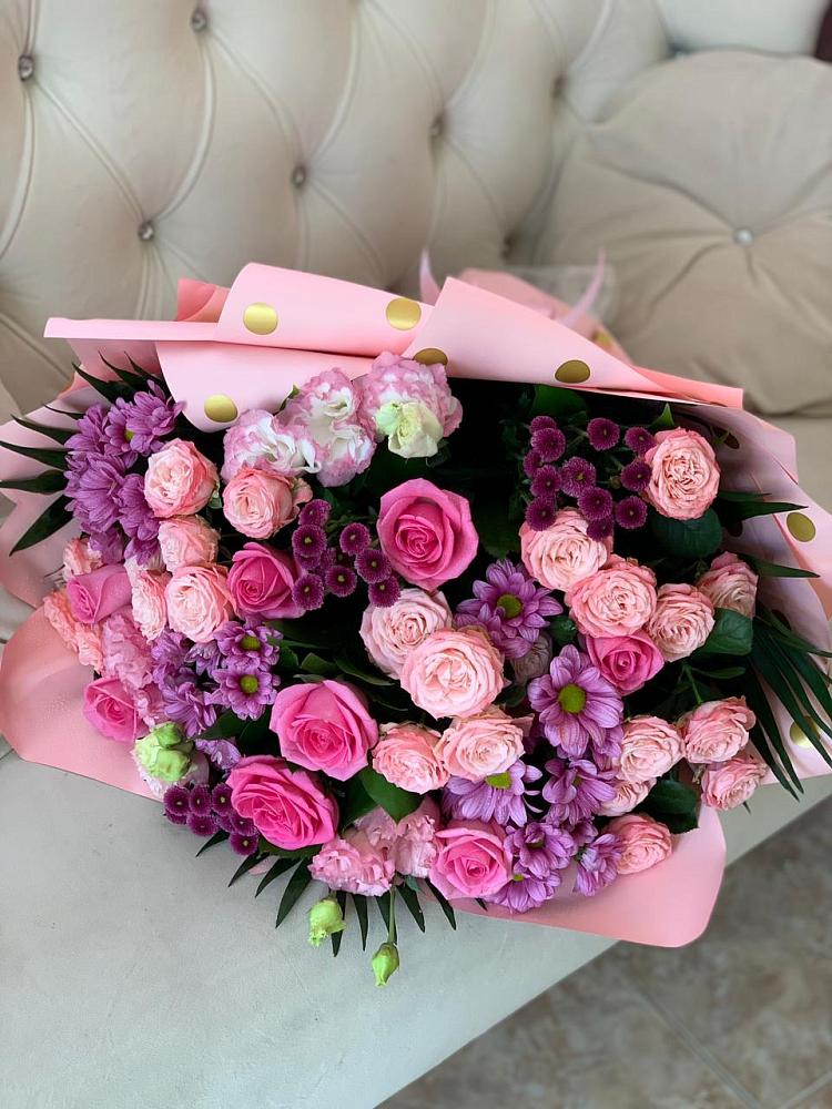 Букет цветов из: Хризантемы, Розы и Лизиантусы в Новая Мельница