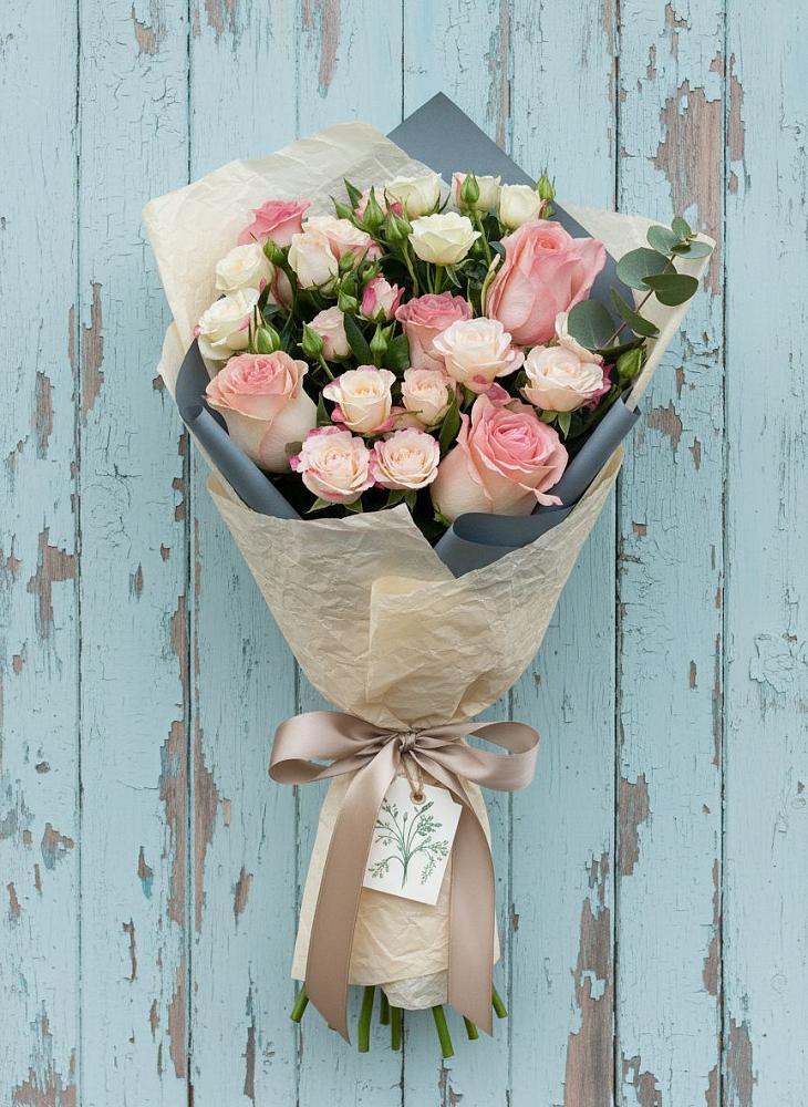 Букет цветов из: Розы в Новая Мельница