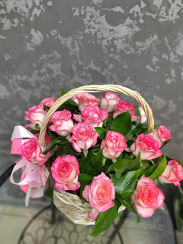 Цветочная композиция из Розы в корзине в Новая Мельница