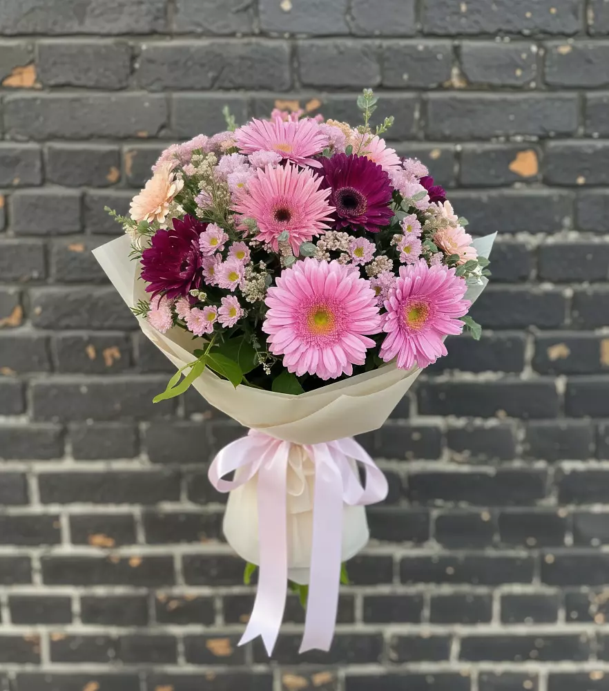 Букет цветов из: Герберы и Хризантемы в Новая Мельница