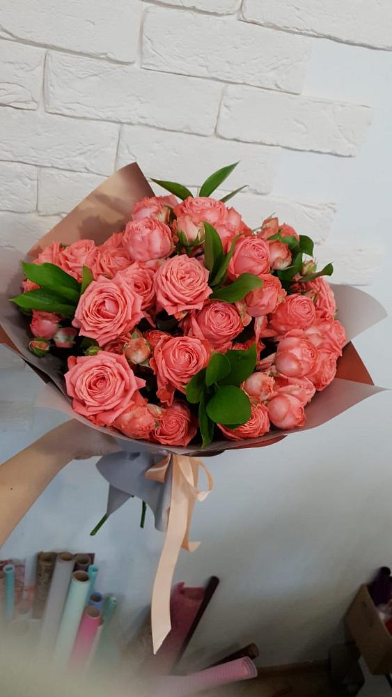 Букет цветов из: Розы в Новая Мельница