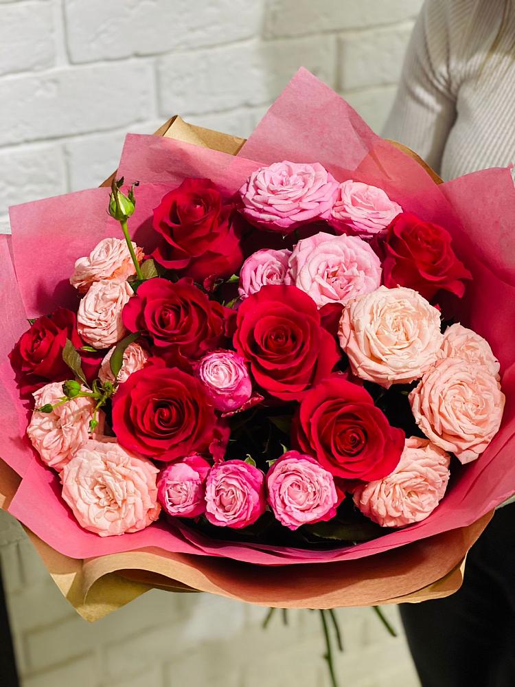 Букет цветов из: Розы в Новая Мельница