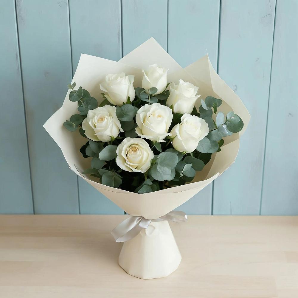 Букет Белые розы в Эвкалипте в Новая Мельница