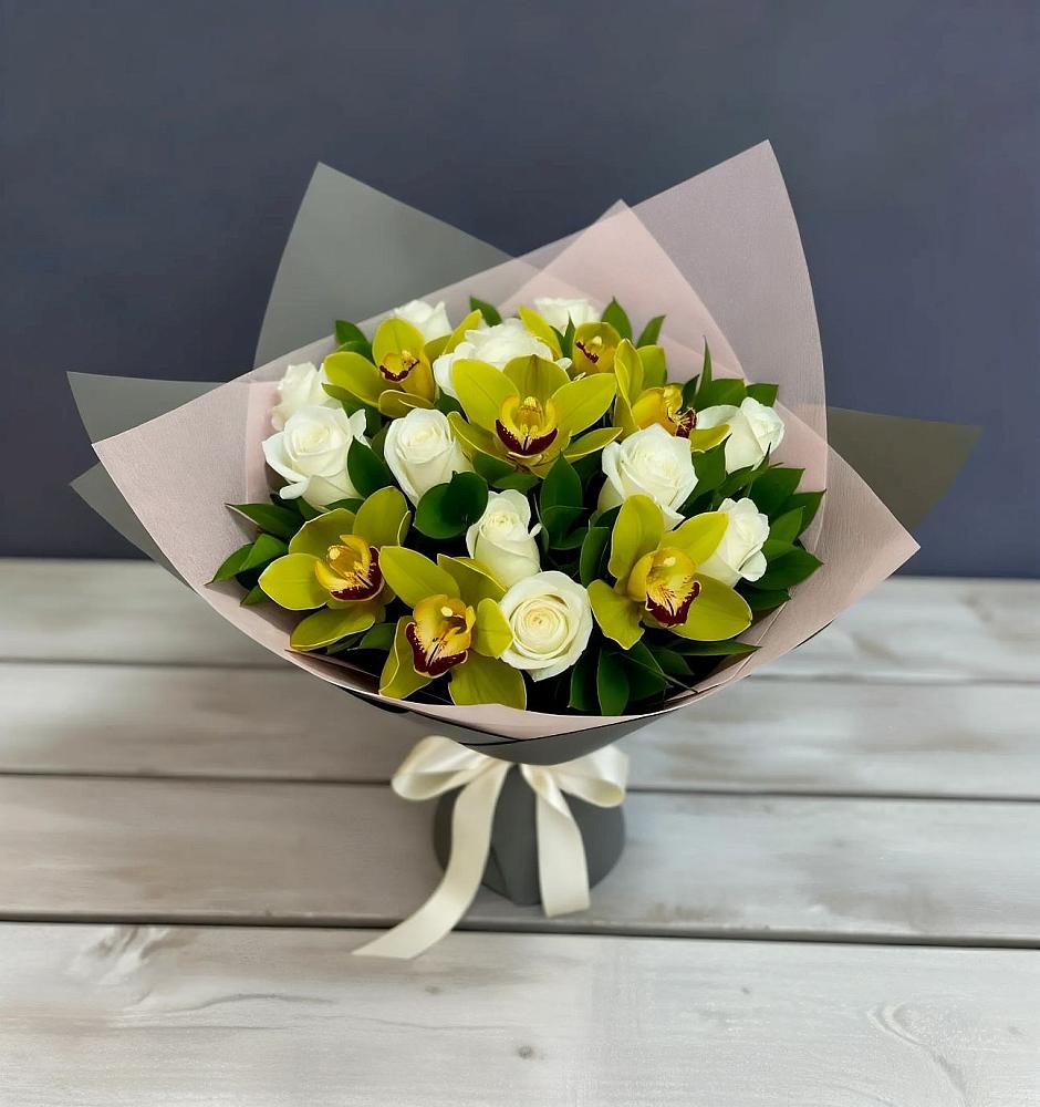 Букет цветов из: Орхидеи и Розы в Новая Мельница