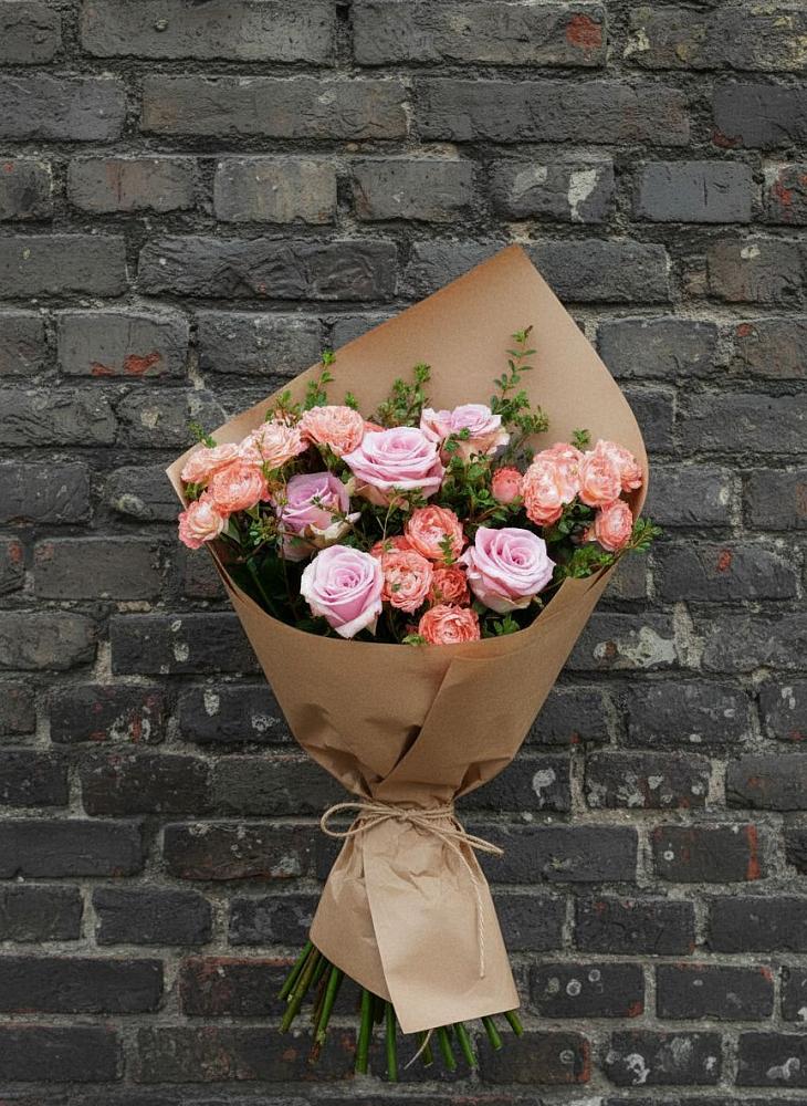 Букет цветов из: Розы в Новая Мельница