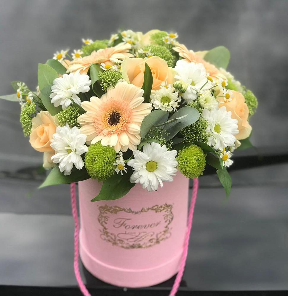 Цветочная композиция из Розы, Герберы и Хризантемы в шляпной коробке в Новая Мельница