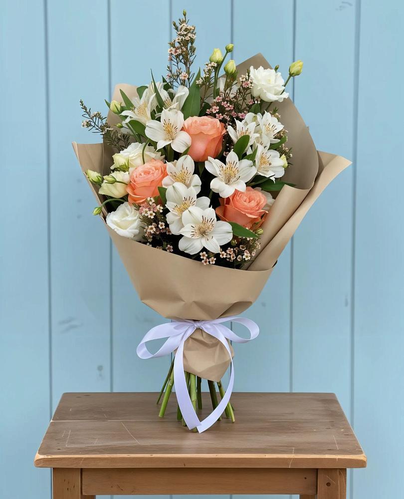 Букет цветов из: Альстромерии, Лизиантусы, Розы и Хризантемы в Новая Мельница